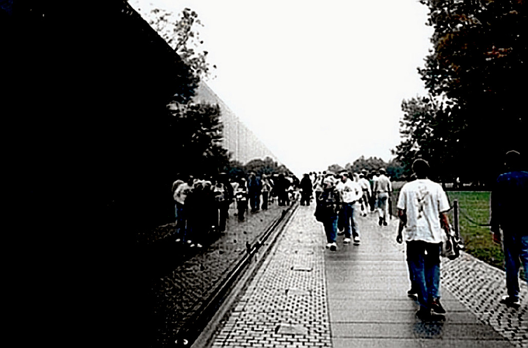 Visitors to the Vietnam Wall